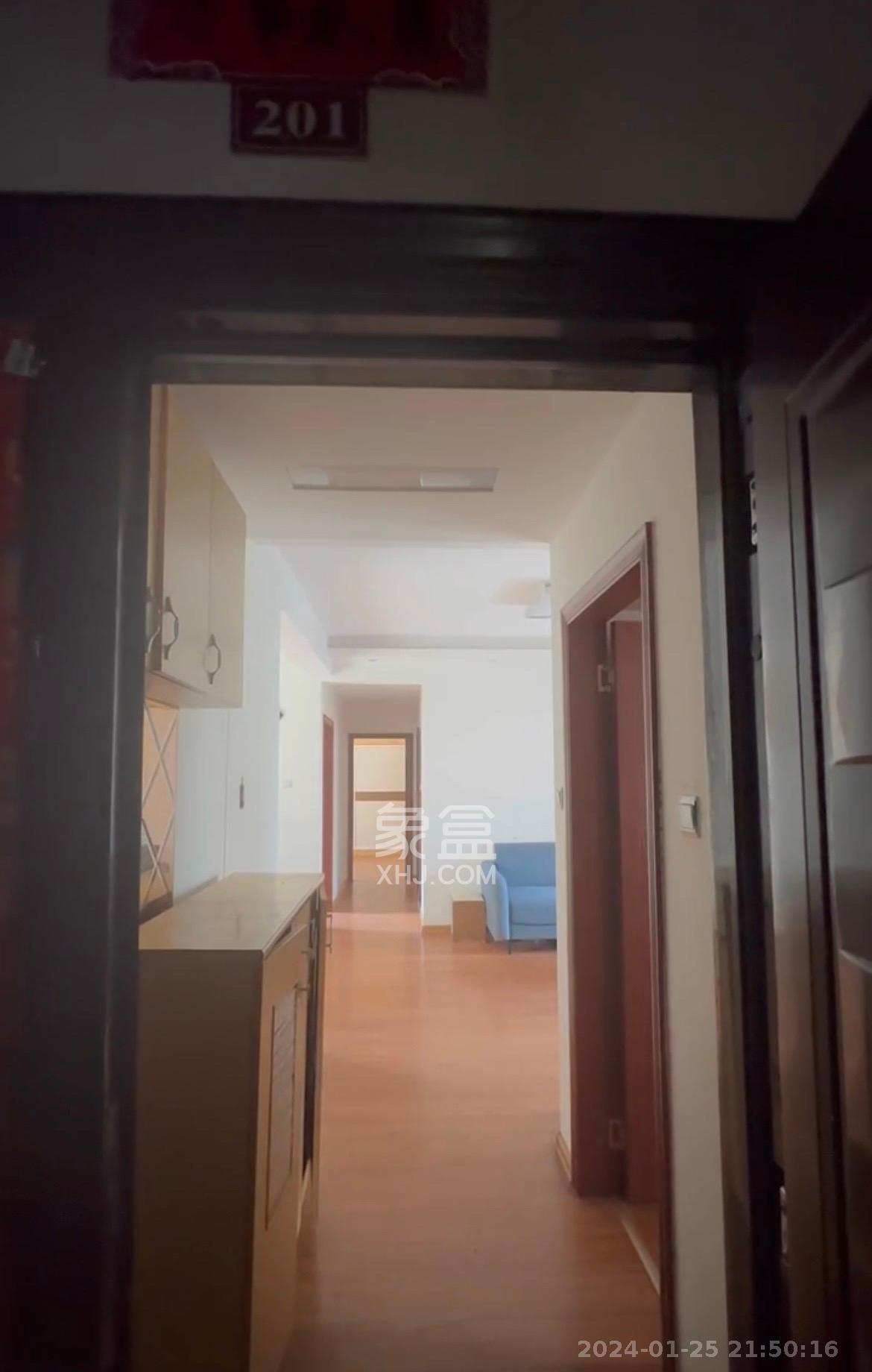 上海城小区  4室2厅1卫    2000.0元/月室内图