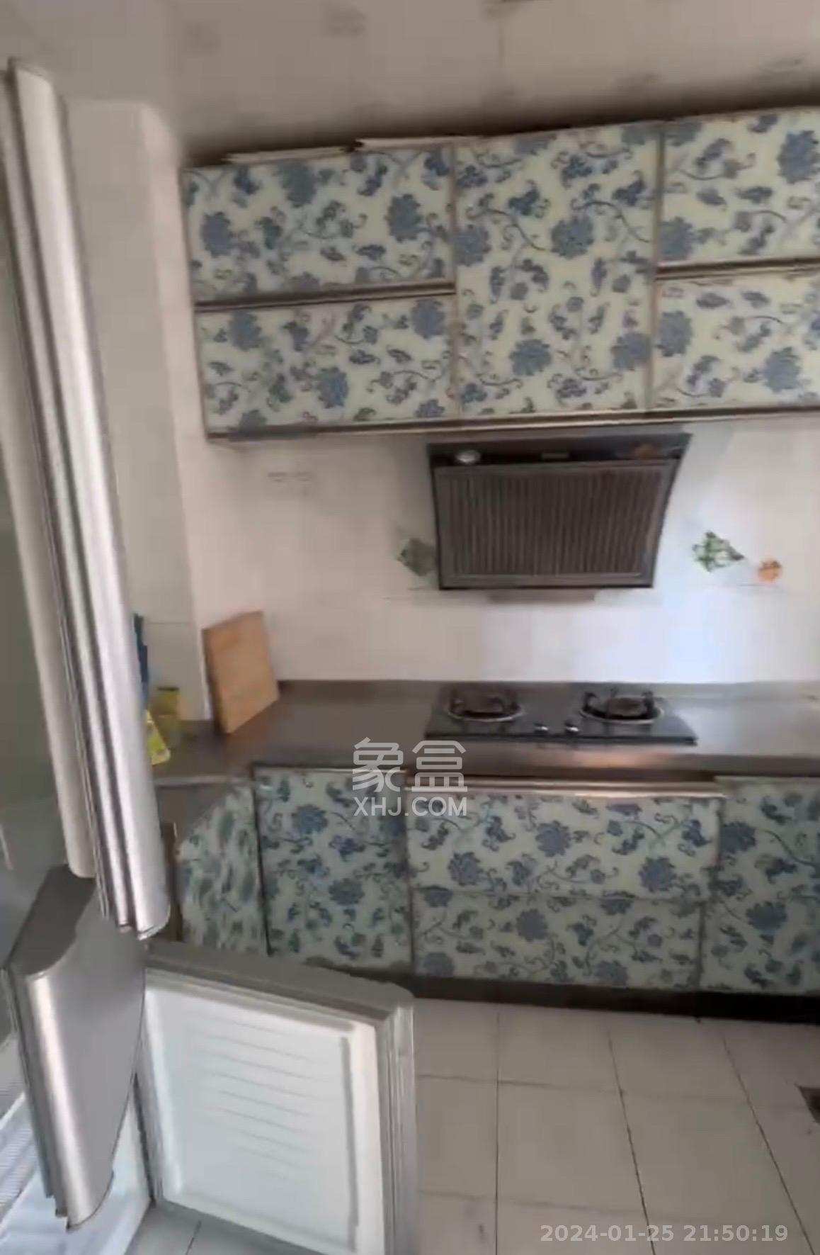 上海城小区  4室2厅1卫    2000.0元/月室内图