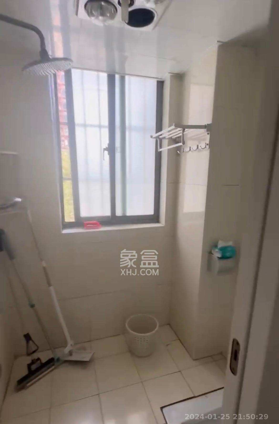 上海城小区  4室2厅1卫    2000.0元/月室内图