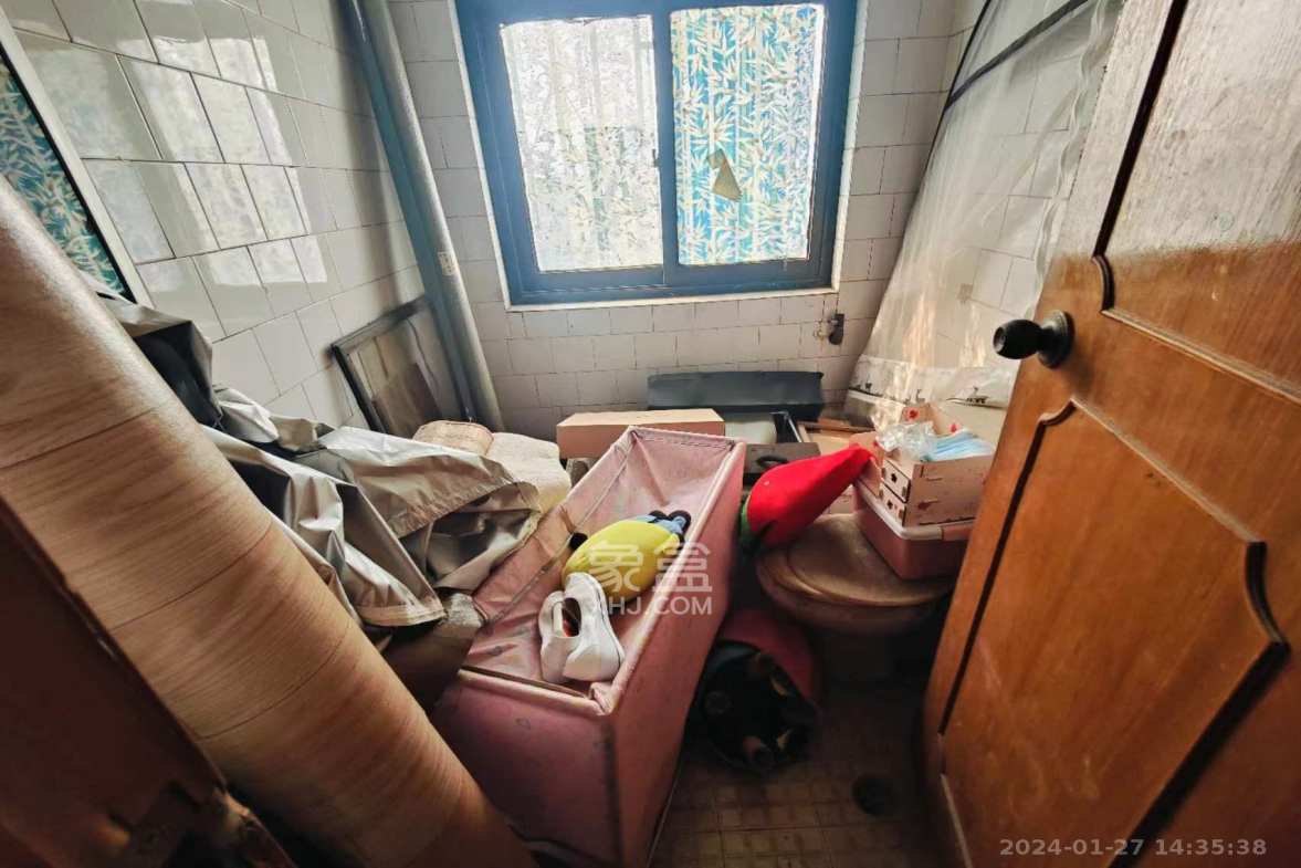 民主东街散盘  3室2厅2卫    1800.0元/月室内图