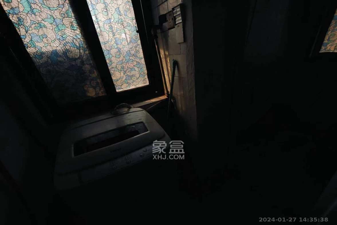 民主东街散盘  3室2厅2卫    1800.0元/月室内图