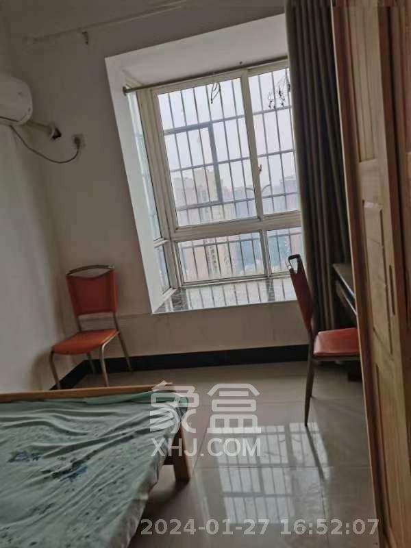 星沙教师公寓  4室2厅1卫    1700.0元/月室内图