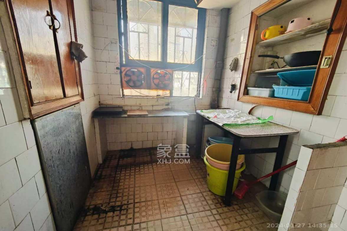 民主东街散盘  3室2厅2卫    1800.0元/月室内图