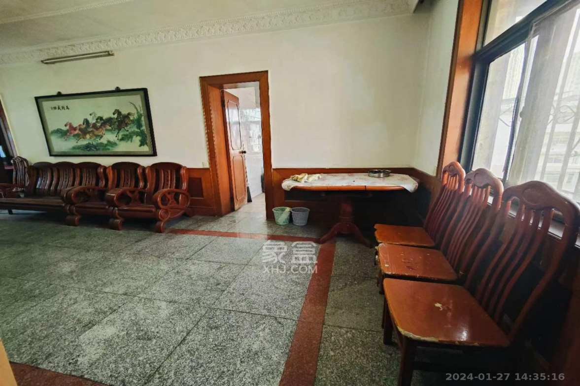 民主东街散盘  3室2厅2卫    1800.0元/月室内图