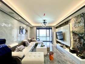 金域湾畔  3室2厅2卫    200.0万