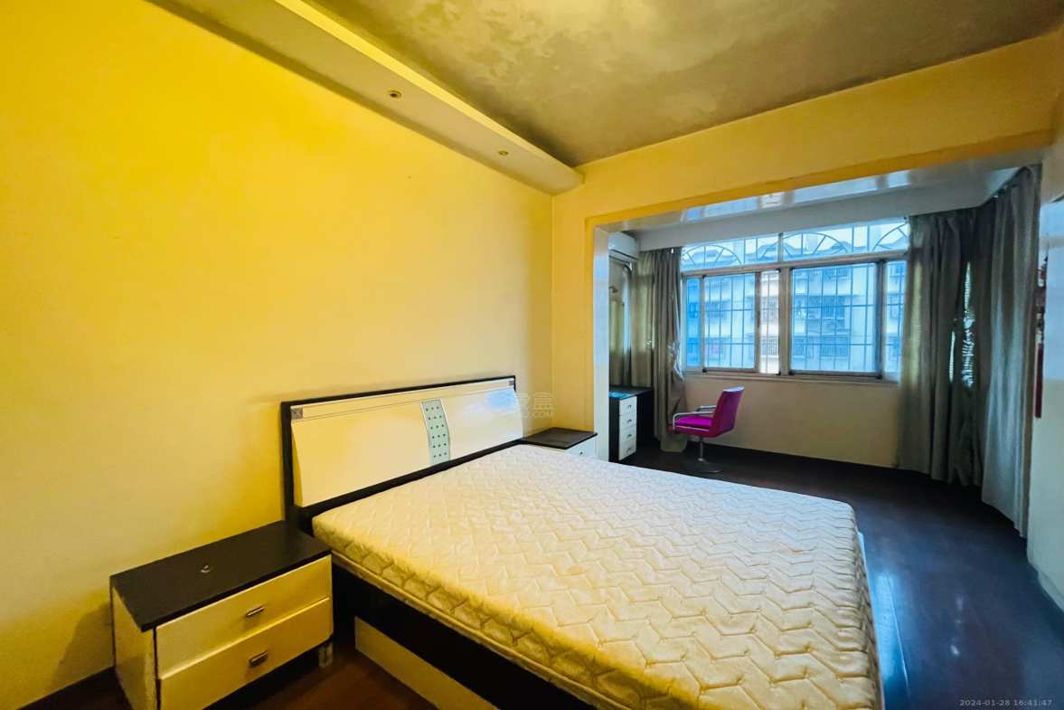 铁路小区 3室2厅2卫 1200.0元/月 铁路小区 3室2厅2卫 1200.0元/月室内图