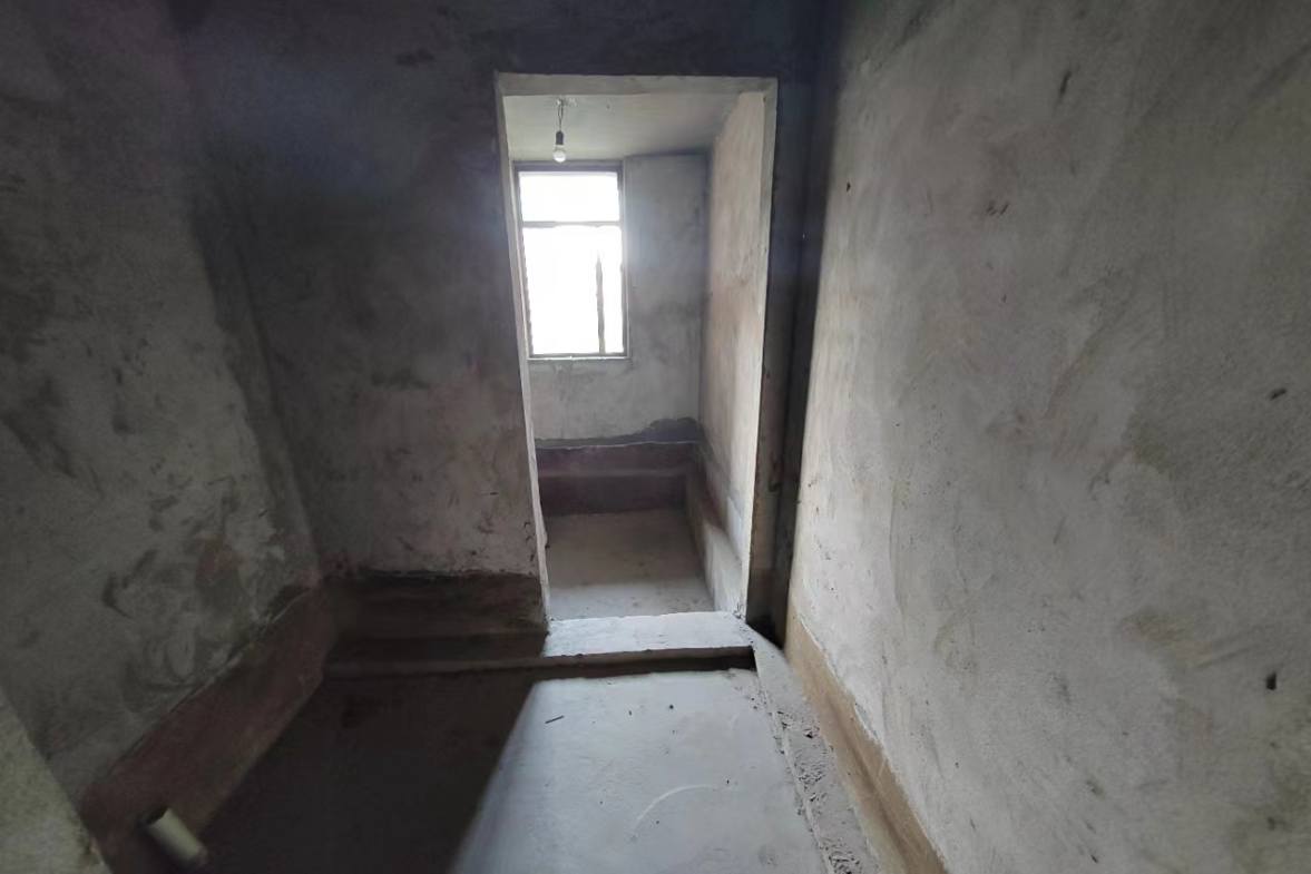 紫旭名园  4室2厅2卫    125.0万室内图