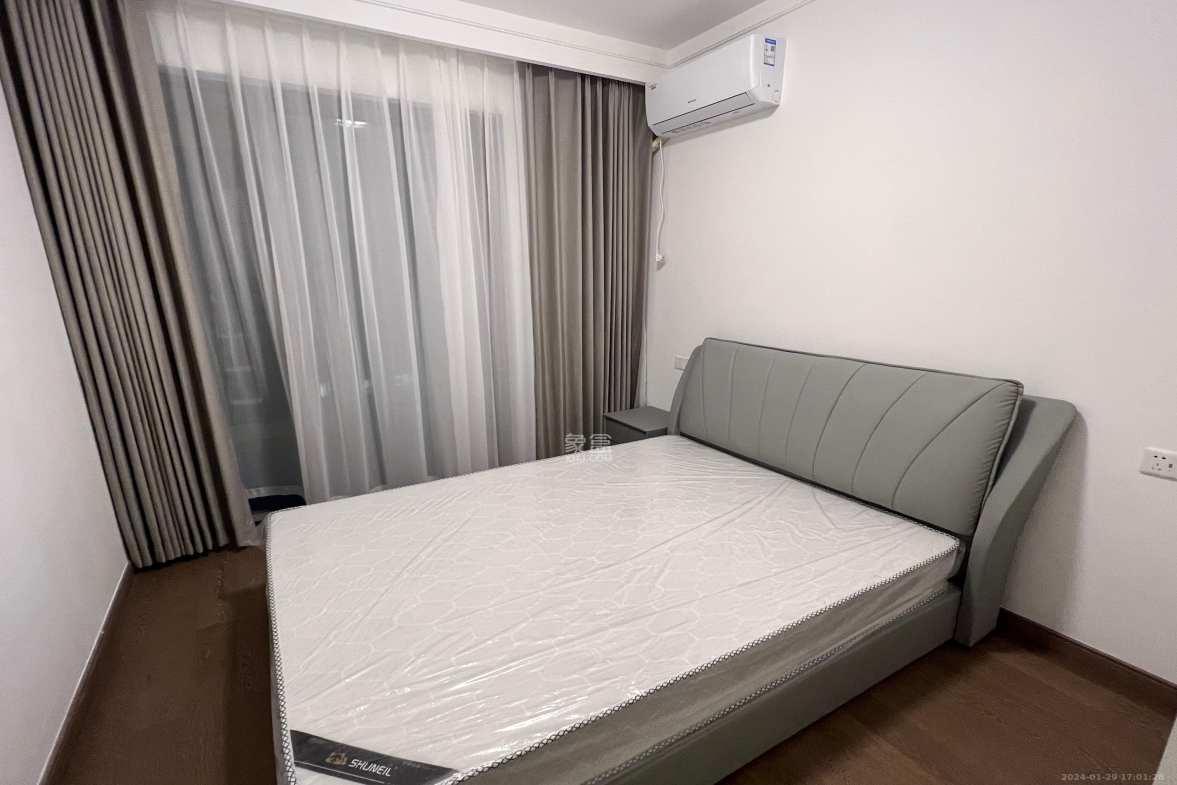 龙湖铂金中心(龙湖春江郦城) 3室2厅2卫 4500.0元/月 龙湖铂金中心(龙湖春江郦城) 3室2厅2卫 4500.0元/月室内图