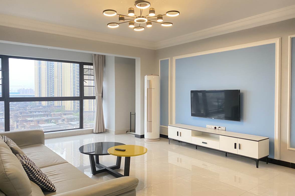 保利中央公园一期高层  3室2厅2卫    2600.0元/月室内图