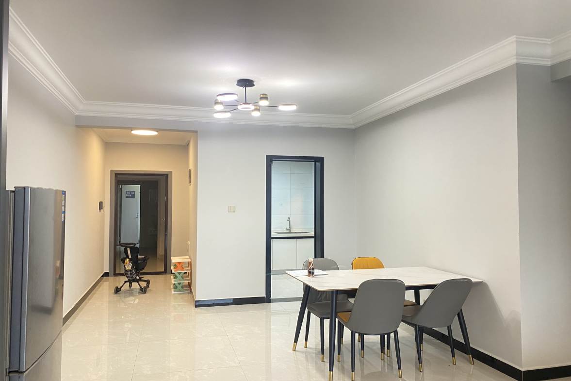 保利中央公园一期高层  3室2厅2卫    2600.0元/月室内图1