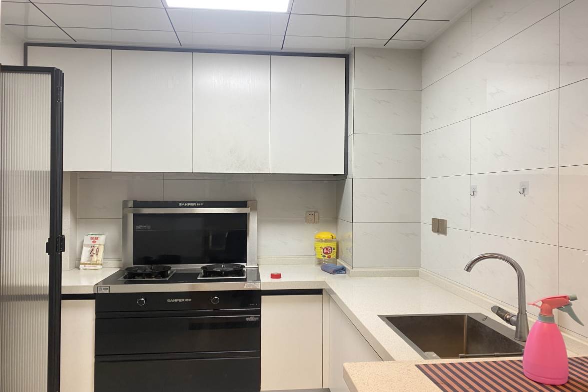 保利中央公园一期高层  3室2厅2卫    2600.0元/月室内图