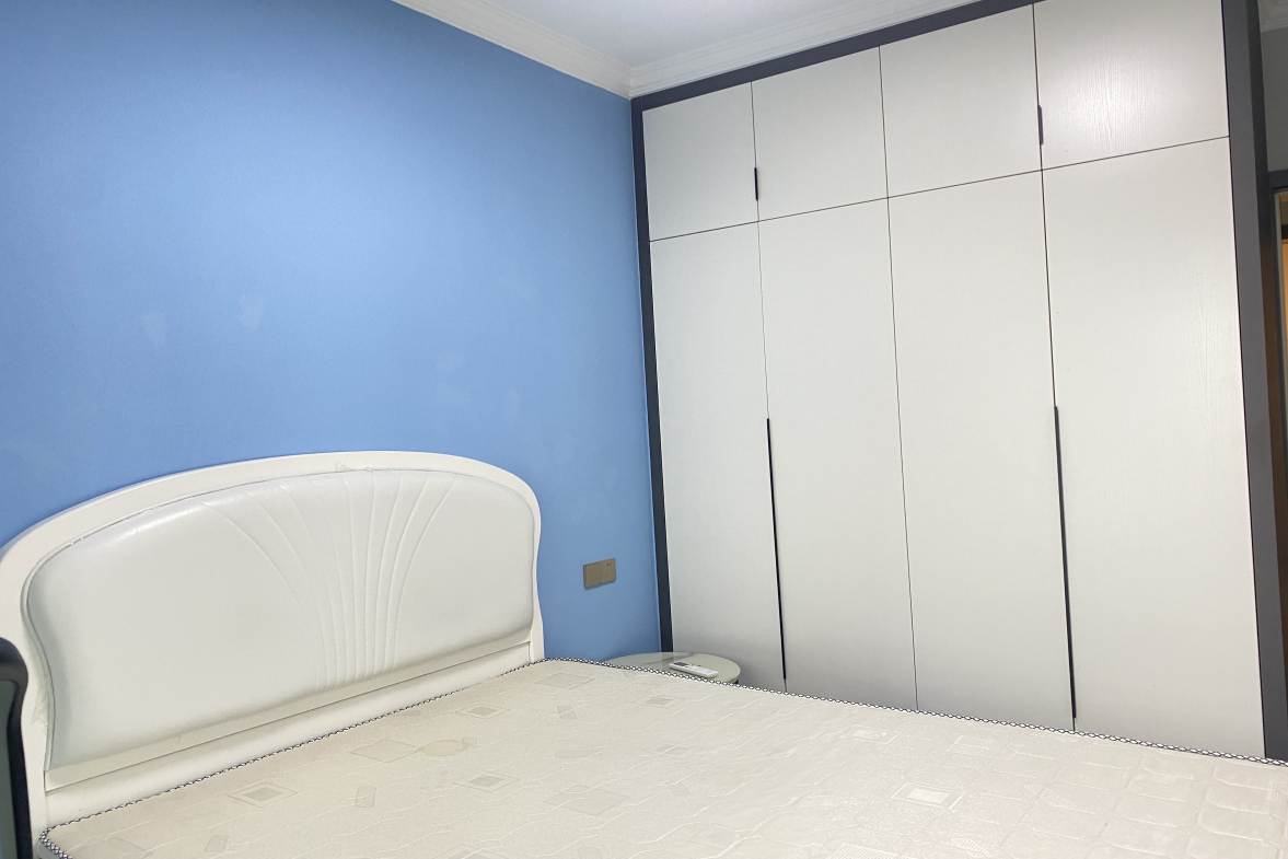 保利中央公园一期高层  3室2厅2卫    2600.0元/月室内图