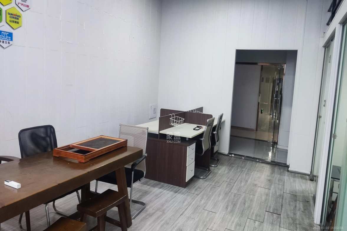 华润置地广场二期  3室2厅1卫    3600.0元/月室内图
