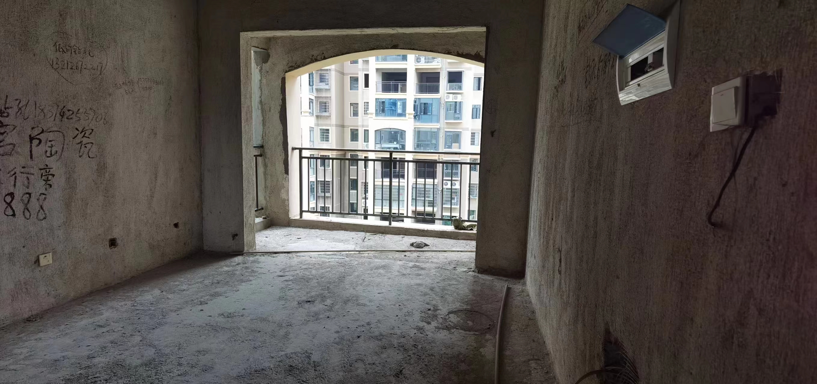 城南映像  3室2厅1卫    83.8万