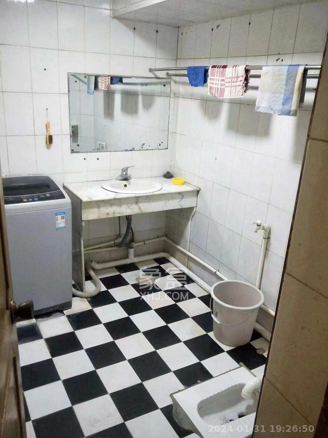 建华综合楼  4室2厅1卫   1400.00元/月室内图