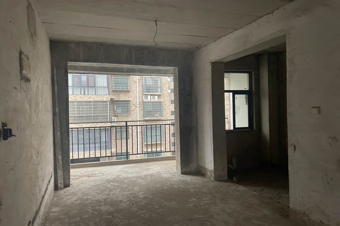 宁邦中心（二期公园里）  3室2厅2卫    65.0万客厅