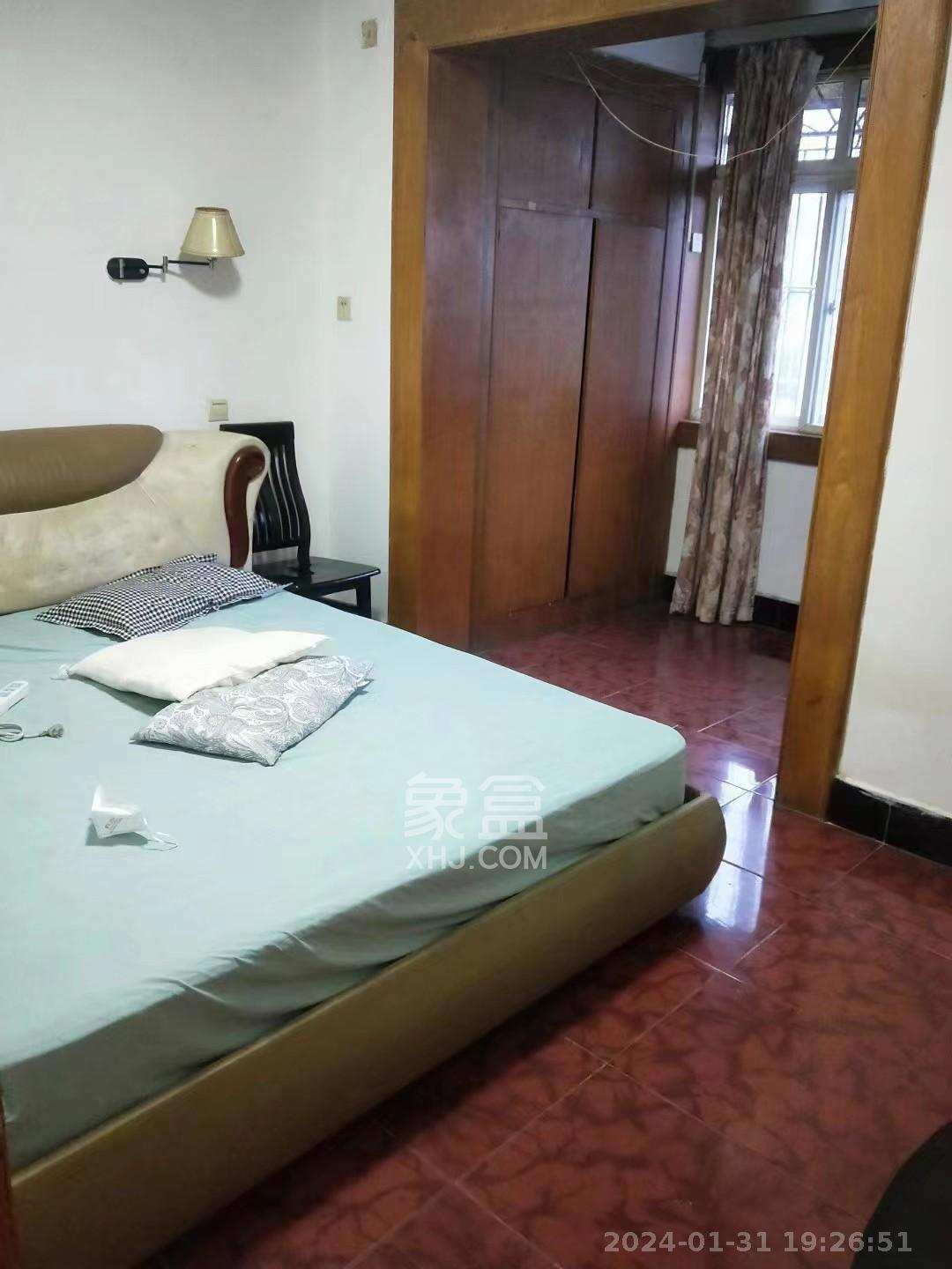 建华综合楼  4室2厅1卫   1400.00元/月室内图