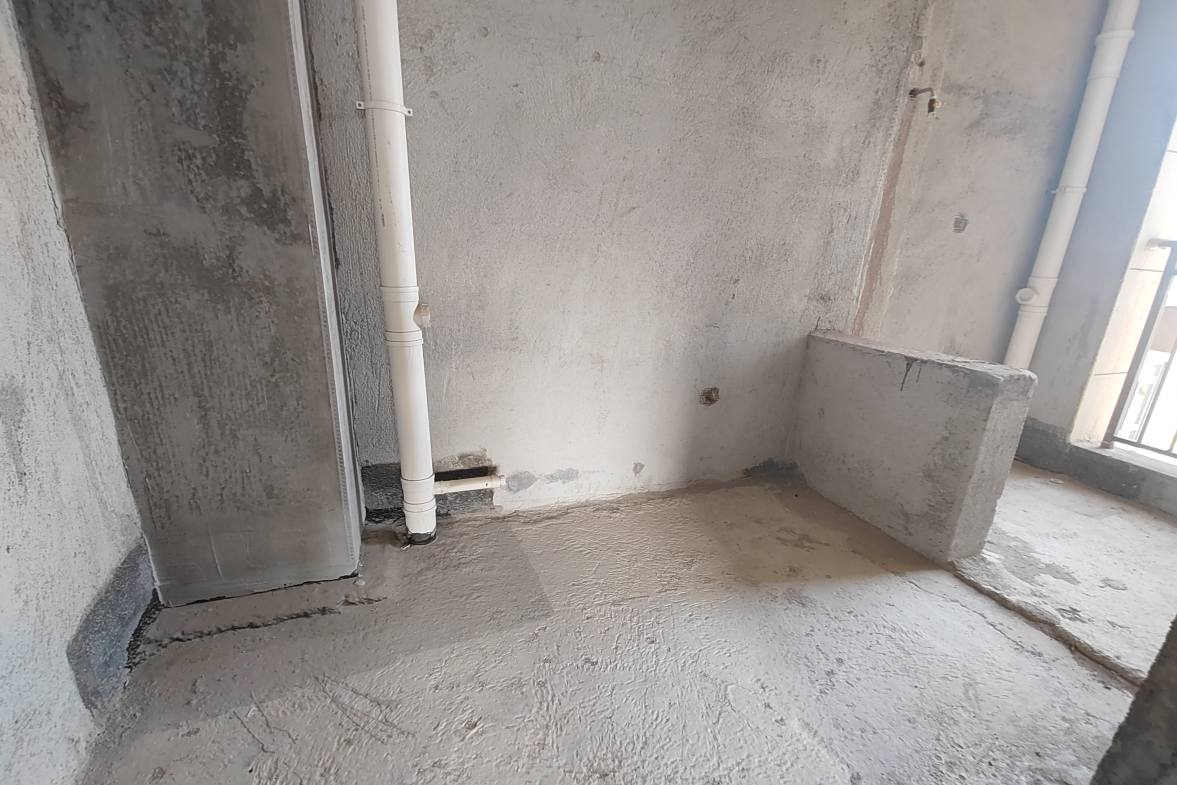 鑫湘悦璟台  4室2厅2卫    82.0万客厅