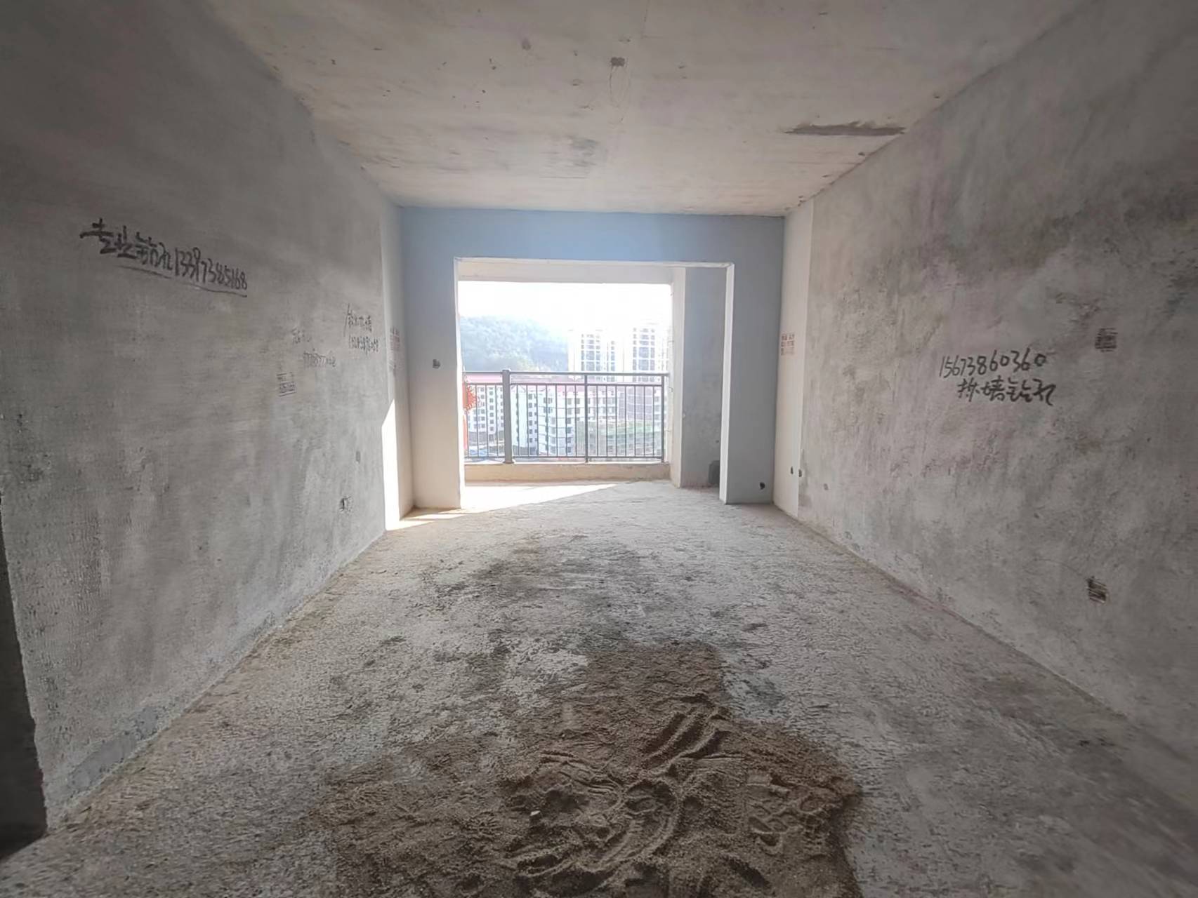 吉星金融广场（牡丹园）  5室2厅2卫    105.0万