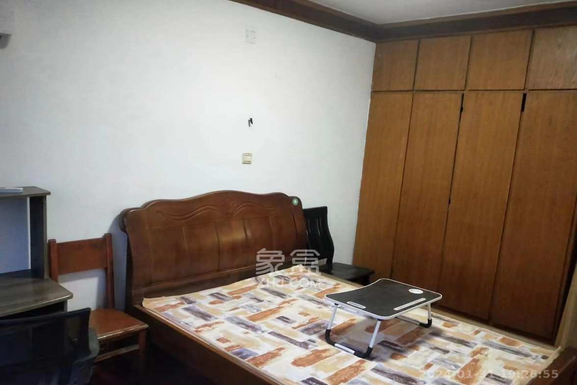 建华综合楼  4室2厅1卫   1400.00元/月室内图