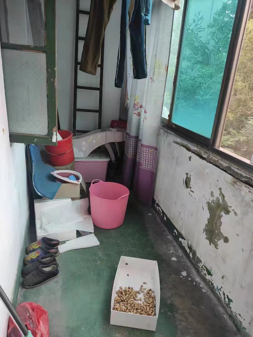 建设银行涟钢支行家属楼  2室1厅1卫    24.8万