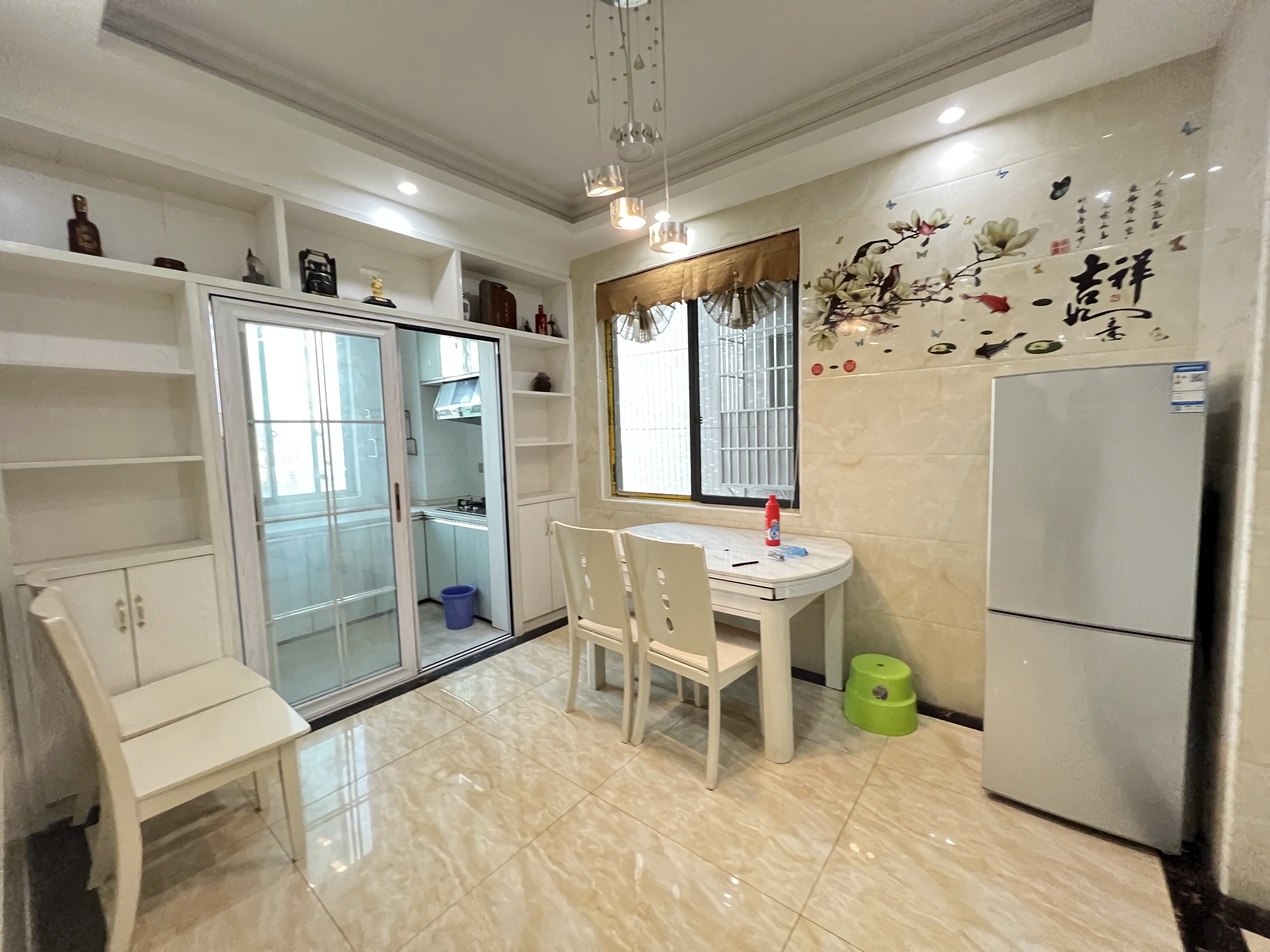 西子莲花  2室2厅1卫    2200.0元/月