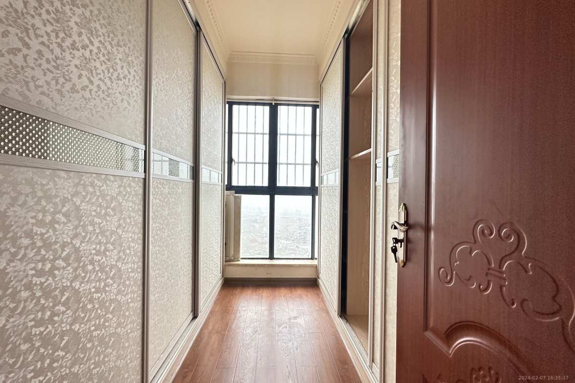 勤诚达新界  3室2厅1卫    2400.0元/月 勤诚达新界  3室2厅1卫    2400.0元/月室内图