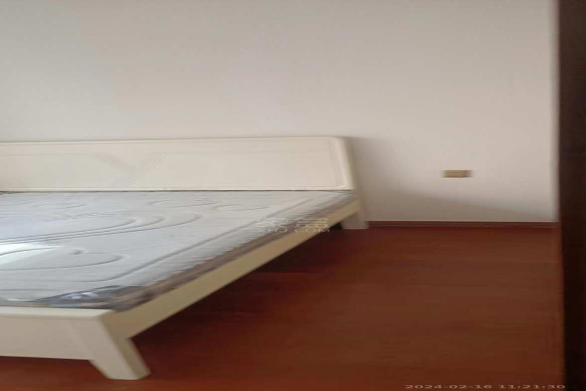 翡翠公园（北大资源）  4室2厅2卫    2500.0元/月室内图