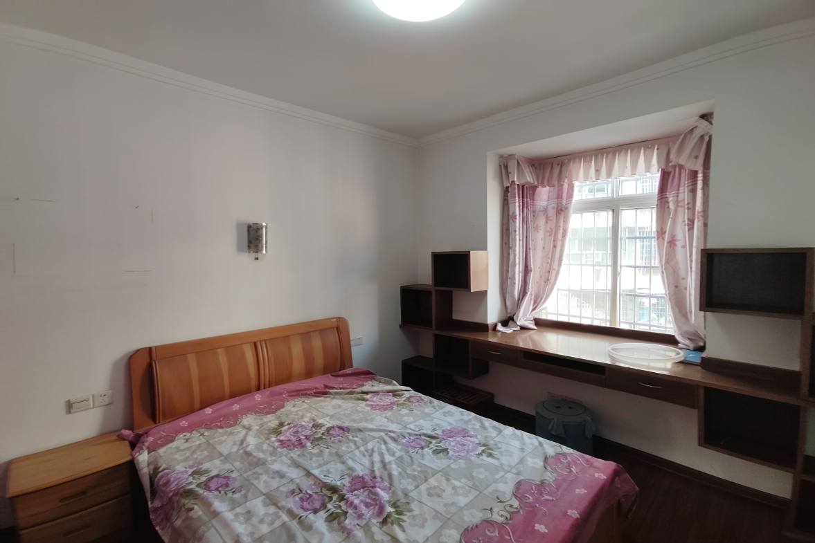 丽春家园  3室2厅2卫    1300.0元/月室内图