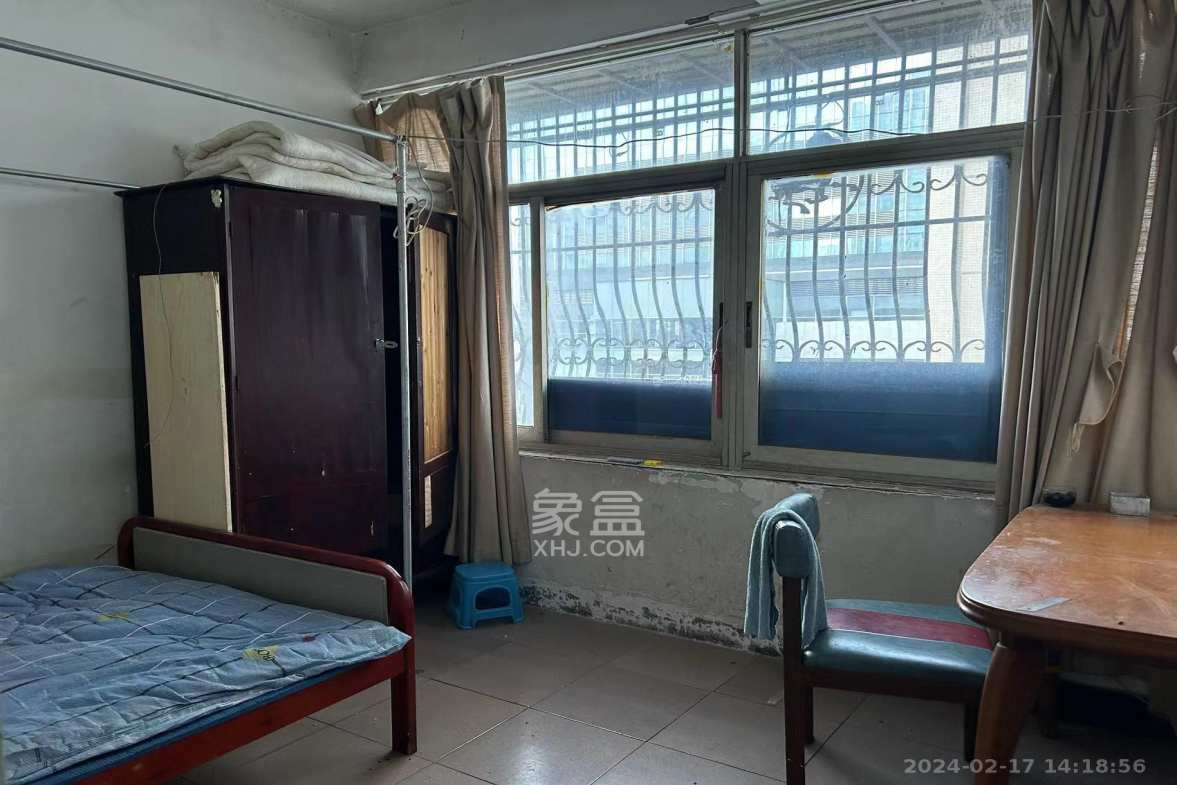东牌楼街散盘  4室2厅1卫   3200.00元/月室内图