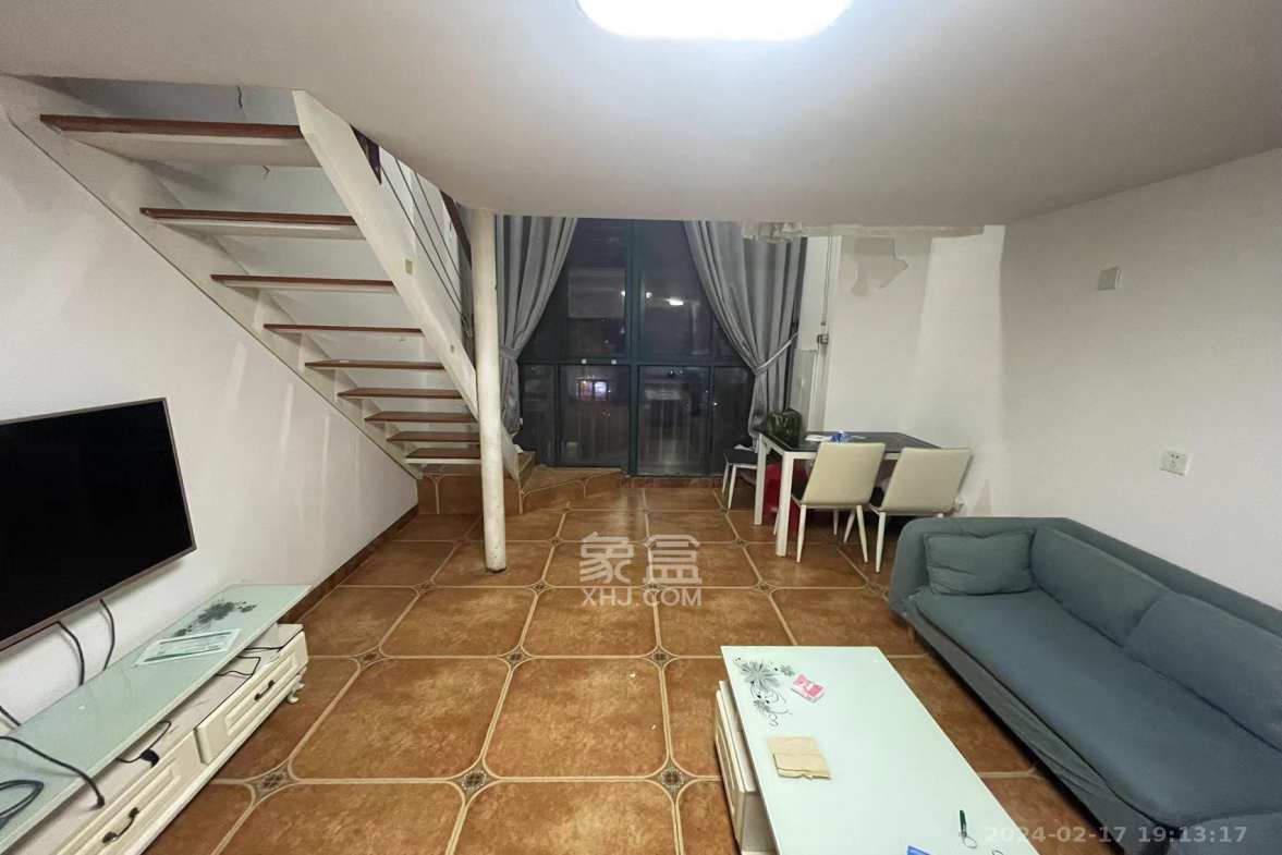 洋湖时代  1室1厅1卫    1600.0元/月 洋湖时代  1室1厅1卫    1600.0元/月室内图