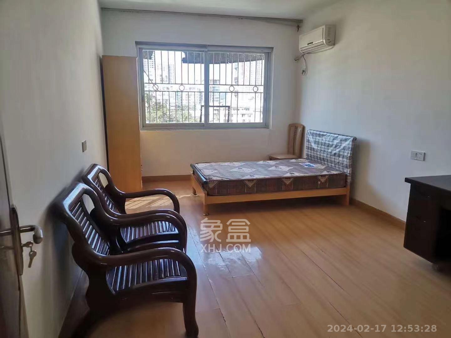 省卫生厅机关大院  3室1厅1卫   2600.00元/月