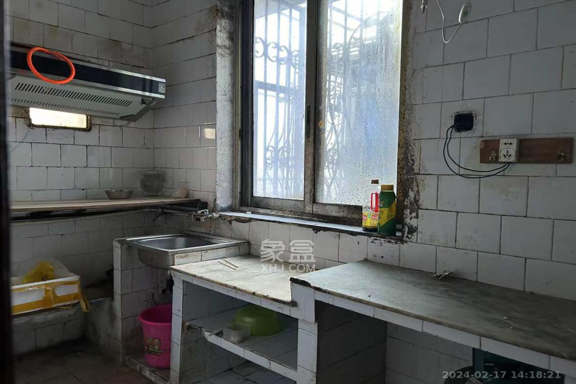 东牌楼街散盘  4室2厅1卫   3200.00元/月室内图1