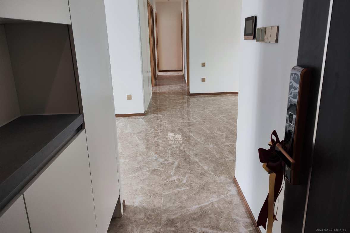 复地滨江金融中心  4室2厅2卫    6000.0元/月 复地滨江金融中心  4室2厅2卫    6000.0元/月室内图