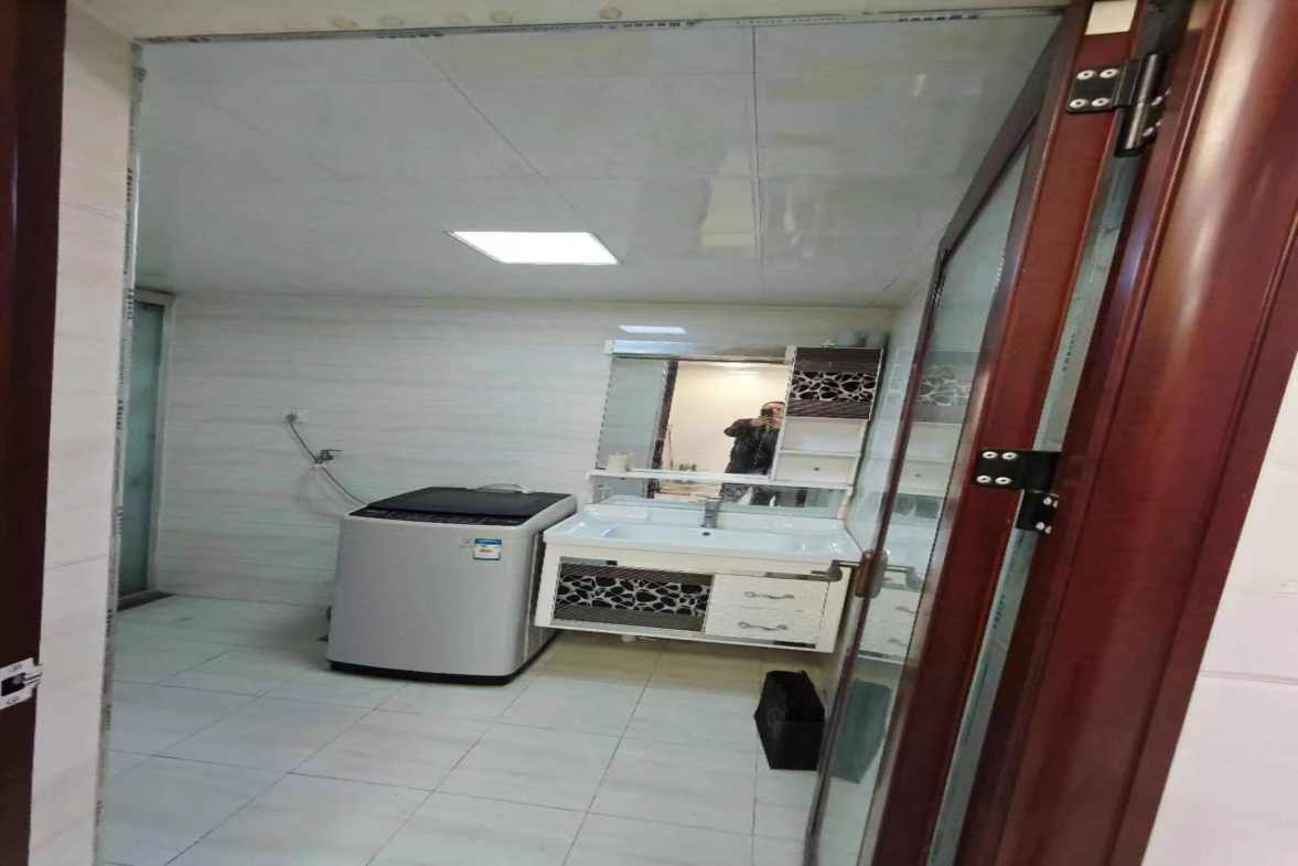 祥泰华园 3室2厅2卫 1600.0元/月 祥泰华园 3室2厅2卫 1600.0元/月室内图