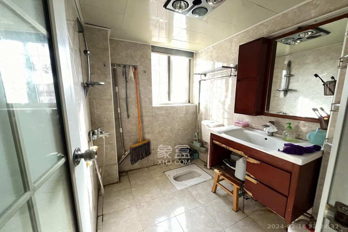 龙王港社区  3室2厅1卫   2300.00元/月室内图