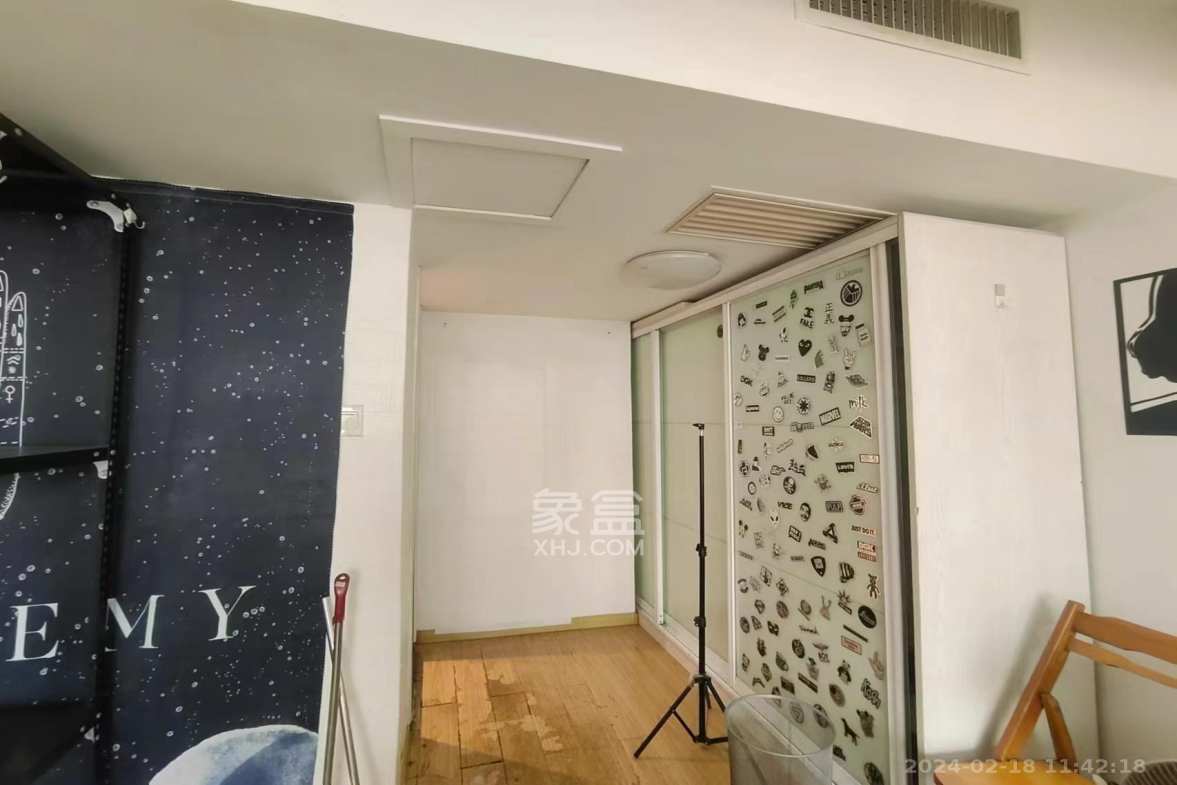 中瀚财富广场  1室1厅1卫    900.0元/月室内图