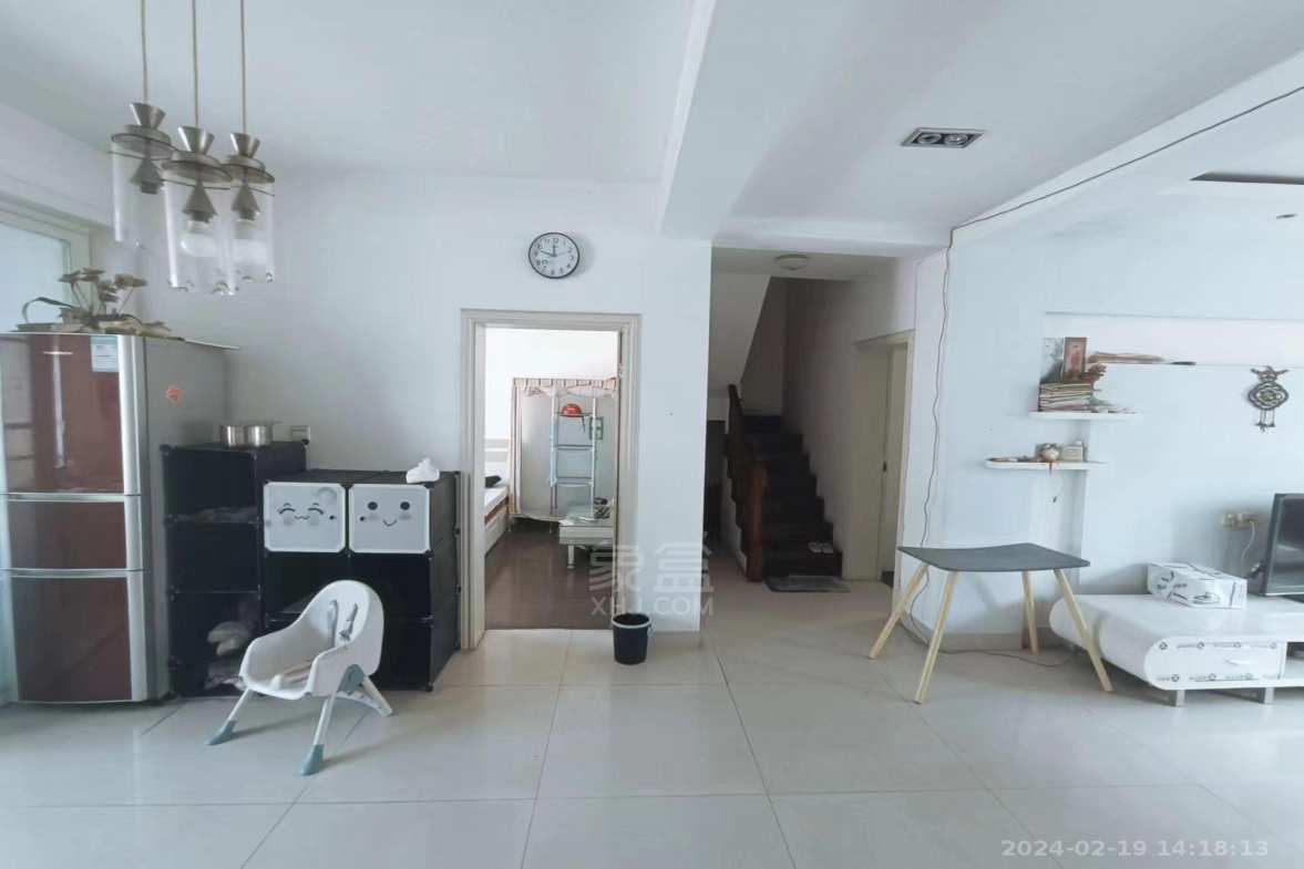 楠湖山庄  3室2厅1卫    1600.0元/月 楠湖山庄  3室2厅1卫    1600.0元/月室内图