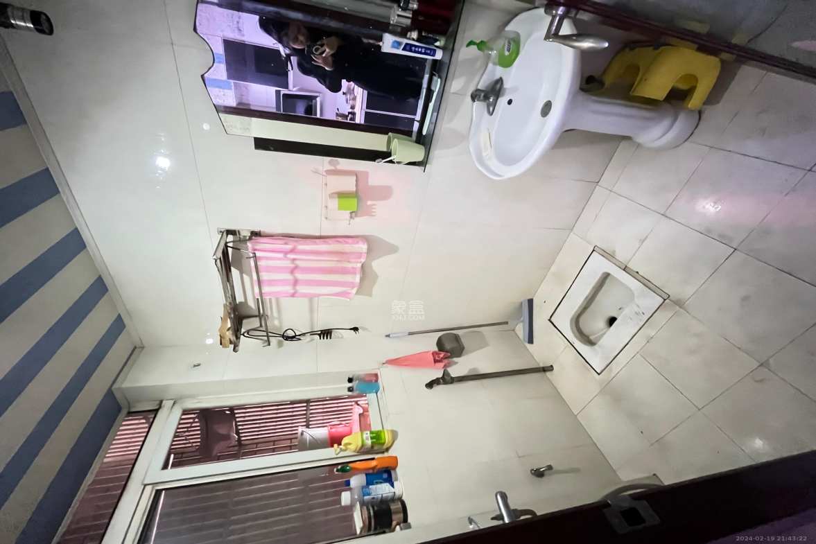 湖南省长沙市城乡规划局雨花区分局宿舍  4室2厅2卫   3200.00元/月室内图
