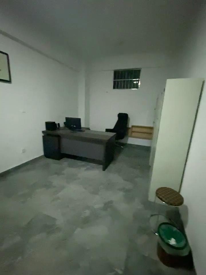 悦江山  0室0厅0卫    220.0万客厅