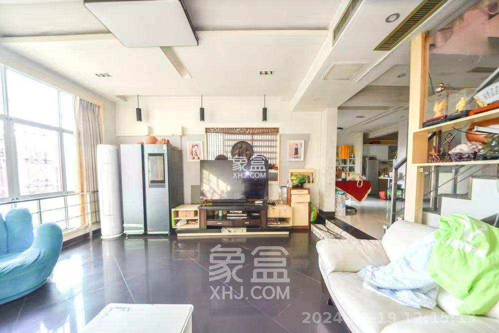 宏轩花苑  4室2厅2卫    4800.0元/月 宏轩花苑  4室2厅2卫    4800.0元/月室内图