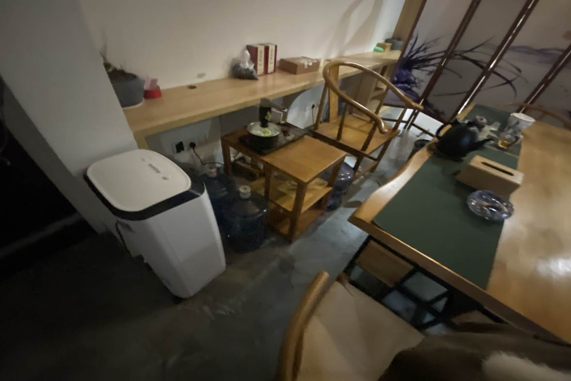 悦江山  0室0厅0卫    220.0万客厅