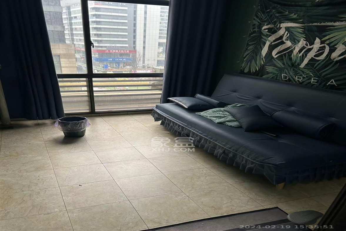 德思勤城市广场(宝格丽公寓) 3室2厅1卫 4200.0元/月 德思勤城市广场(宝格丽公寓) 3室2厅1卫 4200.0元/月室内图