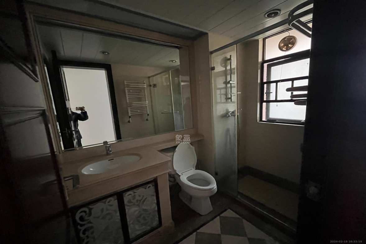 中海国际一期  4室2厅2卫    3500.0元/月 中海国际一期  4室2厅2卫    3500.0元/月室内图