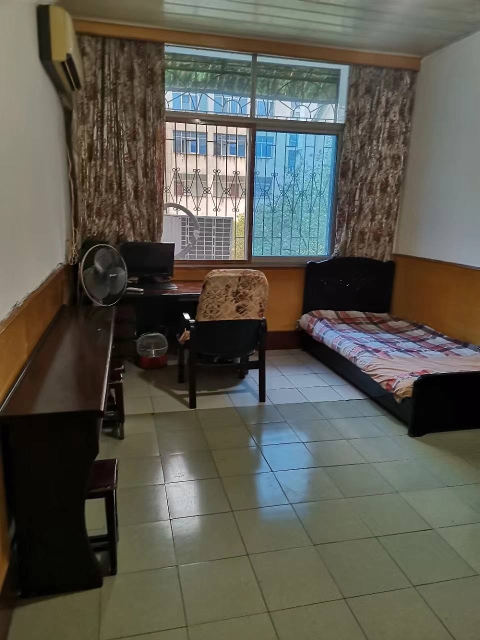 娄星区交通局  3室1厅1卫    1100.0元/月室内图