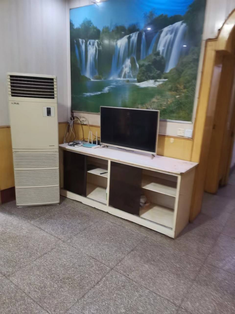 娄星区交通局  3室1厅1卫    1100.0元/月室内图1