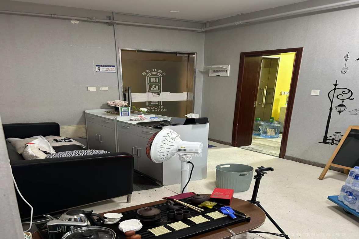 德思勤城市广场(宝格丽公寓) 3室2厅1卫 4200.0元/月 德思勤城市广场(宝格丽公寓) 3室2厅1卫 4200.0元/月室内图