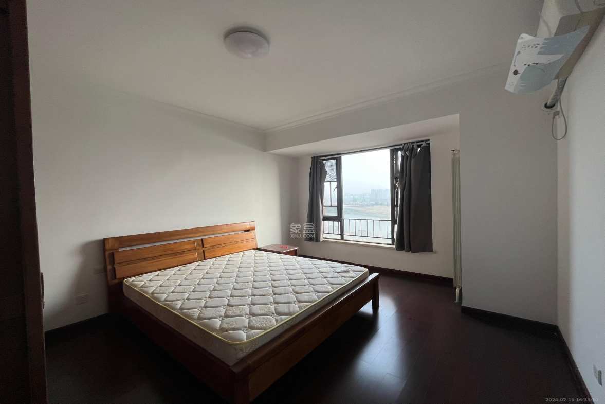 中海国际一期  4室2厅2卫    3500.0元/月 中海国际一期  4室2厅2卫    3500.0元/月室内图