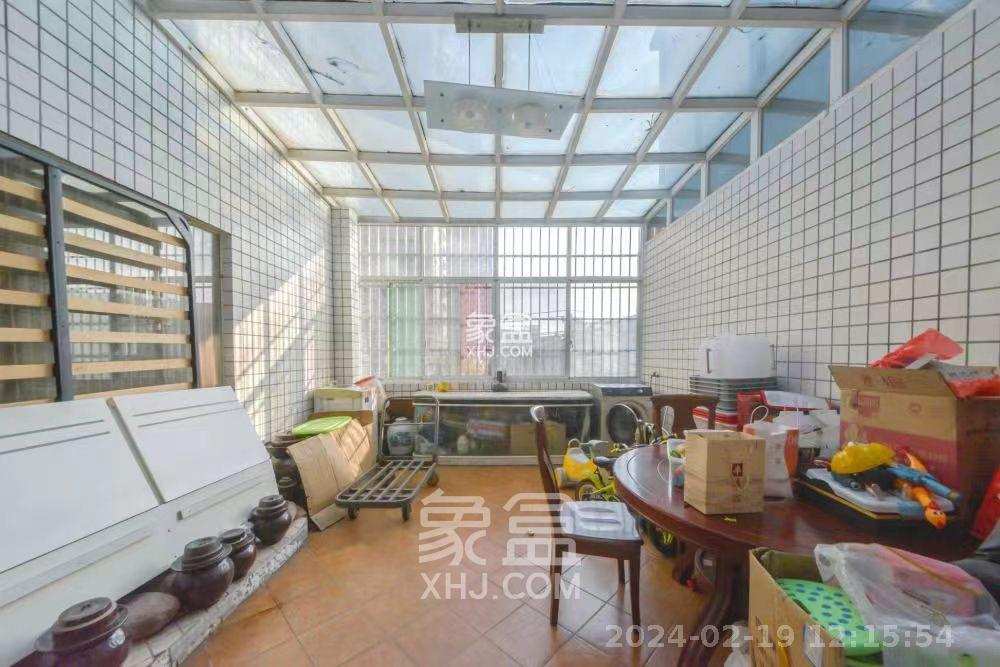 宏轩花苑  4室2厅2卫    4800.0元/月 宏轩花苑  4室2厅2卫    4800.0元/月室内图