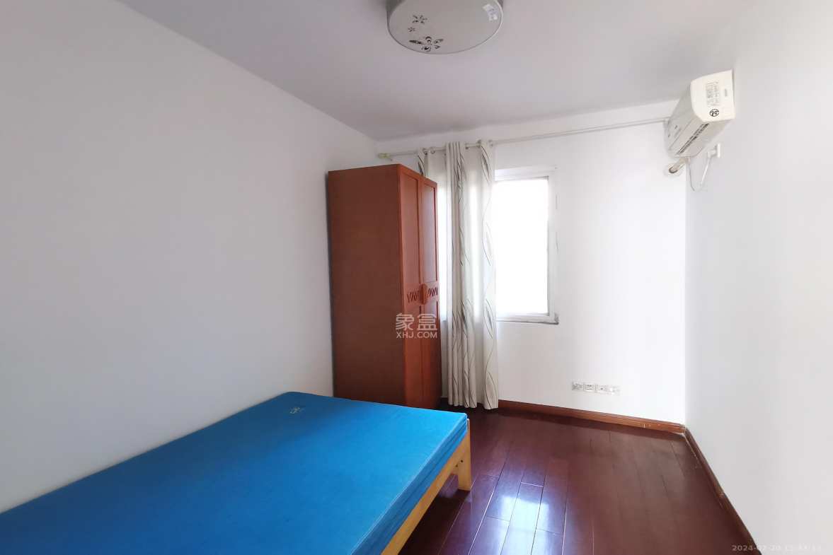 嘉盛华庭(一期、二期、三期) 4室2厅2卫 3200.0元/月 嘉盛华庭(一期、二期、三期) 4室2厅2卫 3200.0元/月室内图